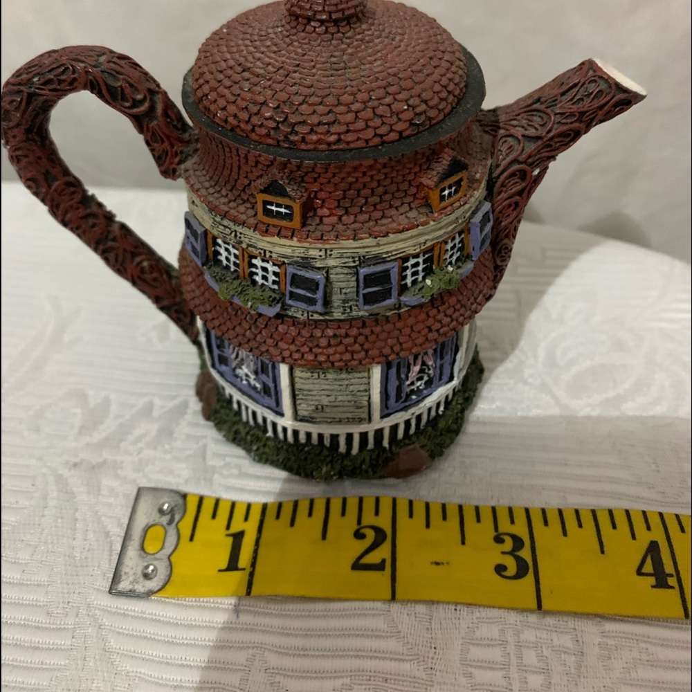 Handpainted Vintage Hometown Teapot - Picture 6 of 7
